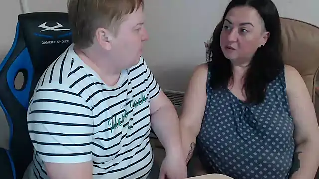 Snapshot of Bertie_Adeline chatting on 11/23/25, 09:25 Bertie Adeline online show from 11/23/25, 09:25