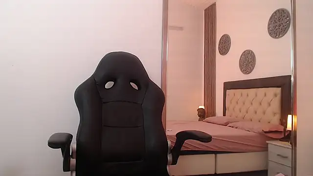 Snapshot of Red_kytty6 chatting on 10/28/25, 08:00 Red kytty6 online show from 10/28/25, 08:00