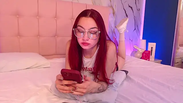 Snapshot of Red_kytty6 chatting on 12/16/25, 03:17 Red kytty6 online show from 12/16/25, 03:17