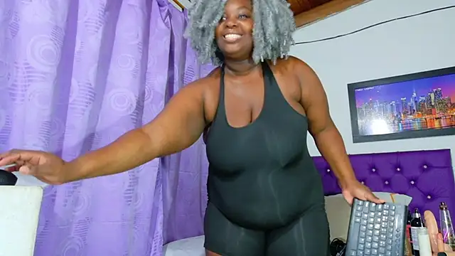 ebony NeighborMoans online show from 07/02/26, 03:06