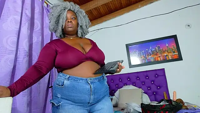 ebony NeighborMoans online show from 07/03/26, 03:13