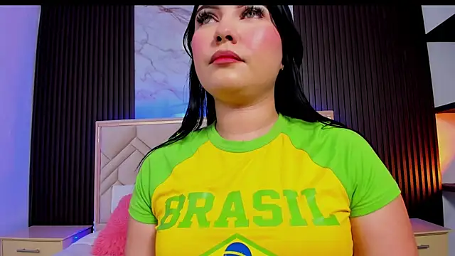 MiaaFarrel online show from 12/15/25, 06:23