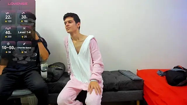 Holdme Hot online show from 09/23/25, 03:20