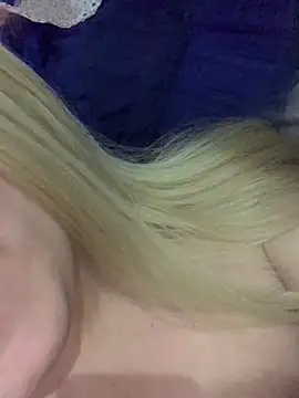 Snapshot of loiragoxtosinnha chatting on 10/25/25, 01:02 loiragoxtosinnha online show from 10/25/25, 01:02