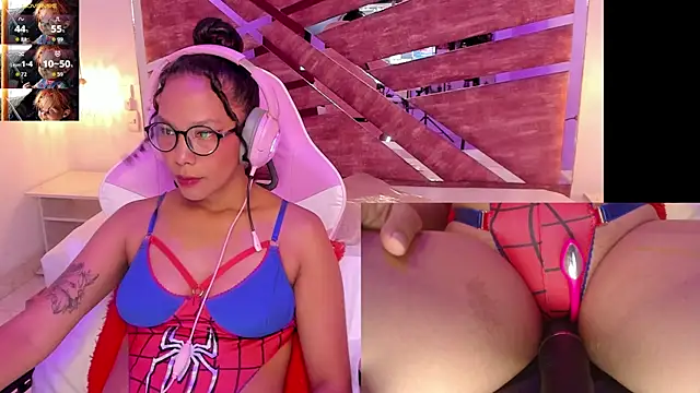 NovaLyn online show from 10/25/25, 04:31