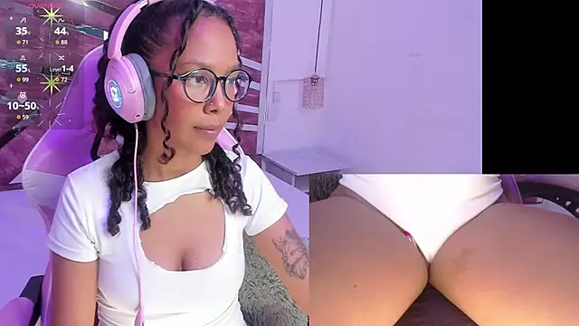 NovaLyn online show from 11/08/25, 04:23