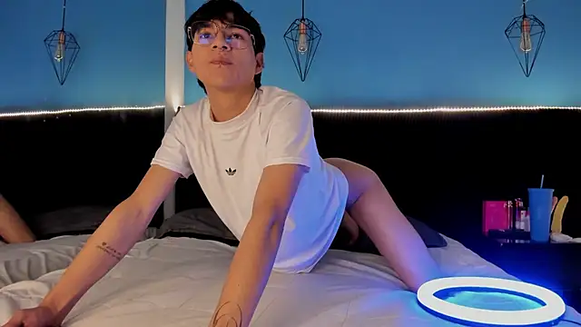 AleAurarashi online show from 09/22/25, 11:56