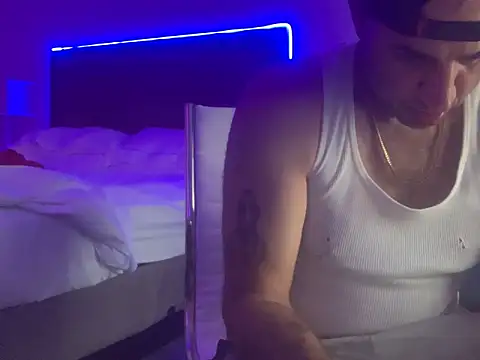 Hothotboyg online show from 09/20/25, 02:18