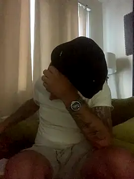 Hothotboyg online show from 10/19/25, 03:01