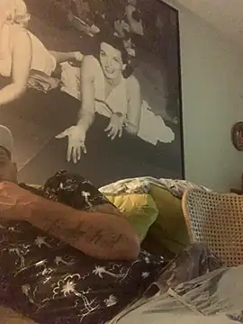 Hothotboyg online show from 10/30/25, 07:54