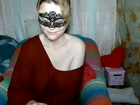 Miss Nona online show from 12/19/25, 02:02
