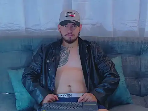 Snapshot of JaxRagnar088 chatting on 10/21/25, 08:42 JaxRagnar088 online show from 10/21/25, 08:42