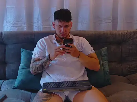 Snapshot of JaxRagnar088 chatting on 10/29/25, 02:03 JaxRagnar088 online show from 10/29/25, 02:03