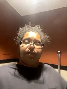 Snapshot of wishuhope4 chatting on 10/15/25, 09:48 wishuhope4 online show from 10/15/25, 09:48