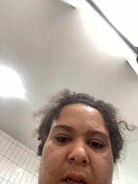 Snapshot of wishuhope4 chatting on 10/17/25, 08:17 wishuhope4 online show from 10/17/25, 08:17