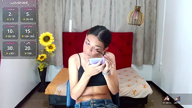 Snapshot of luisa__torres chatting on 11/19/25, 03:17 luisa torres online show from 11/19/25, 03:17