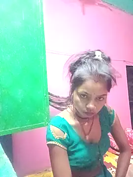 HotPiya439 online show from 10/31/25, 12:11