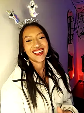 Luna Moo  online show from 10/08/25, 04:21