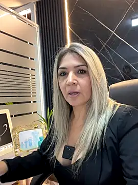 Snapshot of Helena_Foxxx chatting on 11/07/25, 02:39 Helena Foxxx online show from 11/07/25, 02:39