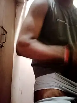 Snapshot of hornyboywithabs chatting on 05/01/26, 12:10 hornyboywithabs online show from 05/01/26, 12:10