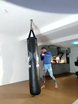 EyesNeverLies online show from 10/11/25, 11:03