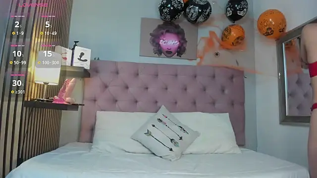 luna  dance online show from 10/23/25, 04:23