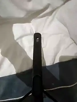 Snapshot of AAASuck chatting on 10/24/25, 02:35 AAASuck online show from 10/24/25, 02:35