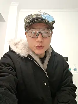 Snapshot of AAASuck chatting on 01/16/26, 11:14 AAASuck online show from 01/16/26, 11:14