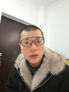 Snapshot of AAASuck chatting on 01/17/26, 01:27 AAASuck online show from 01/17/26, 01:27