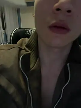 Snapshot of AAASuck chatting on 03/17/26, 04:10 AAASuck online show from 03/17/26, 04:10