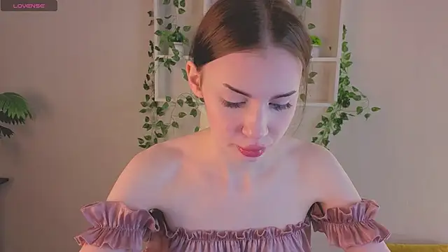 Snapshot of Jennie_Hunter chatting on 12/02/25, 09:25 Jennie Hunter online show from 12/02/25, 09:25