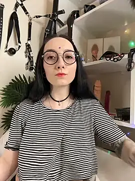 Jinhee Tiny online show from 10/01/25, 09:37