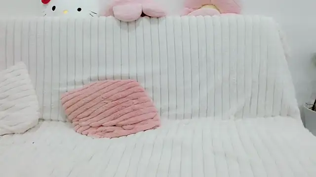 Snapshot of Emmahahaha17 chatting on 10/02/25, 04:36 Emmahahaha17 online show from 10/02/25, 04:36