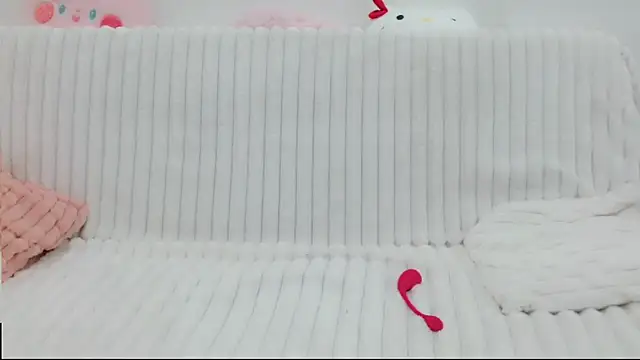 Snapshot of Emmahahaha17 chatting on 11/01/25, 02:19 Emmahahaha17 online show from 11/01/25, 02:19