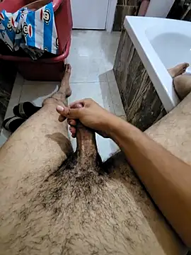 Snapshot of WelloffUpthrow chatting on 09/27/25, 03:28 WelloffUpthrow online show from 09/27/25, 03:28