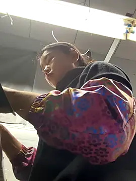 Snapshot of DHJM168 chatting on 10/31/25, 05:08 DHJM168 online show from 10/31/25, 05:08