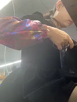 Snapshot of DHJM168 chatting on 11/12/25, 12:55 DHJM168 online show from 11/12/25, 12:55