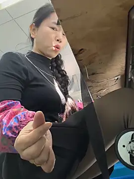 Snapshot of DHJM168 chatting on 11/20/25, 02:45 DHJM168 online show from 11/20/25, 02:45