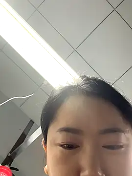 Snapshot of DHJM168 chatting on 11/26/25, 01:06 DHJM168 online show from 11/26/25, 01:06