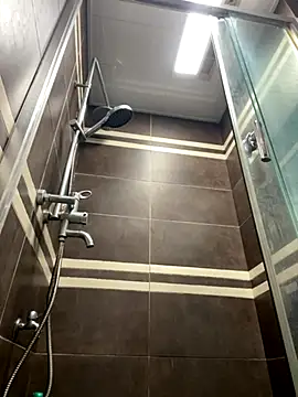 Snapshot of 300-AMAM chatting on 10/07/25, 04:20 300-AMAM online show from 10/07/25, 04:20