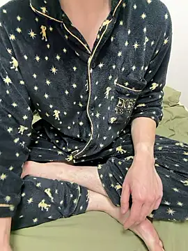 Snapshot of hijin11415 chatting on 10/20/25, 01:55 hijin11415 online show from 10/20/25, 01:55