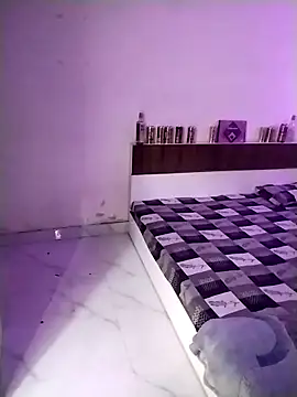 Snapshot of Sexy_vernilla chatting on 10/27/25, 08:35 Sexy vernilla online show from 10/27/25, 08:35