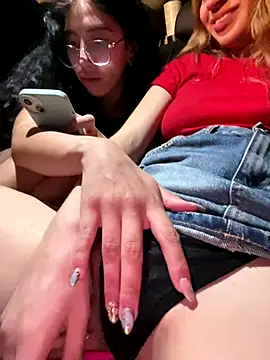 Snapshot of PussyLoversShow chatting on 10/12/25, 12:20 PussyLoversShow online show from 10/12/25, 12:20