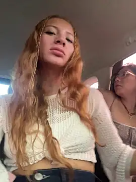 Snapshot of PussyLoversShow chatting on 10/17/25, 08:55 PussyLoversShow online show from 10/17/25, 08:55