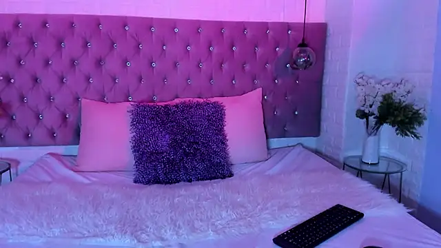 Scarlet Monroee online show from 10/21/25, 04:13