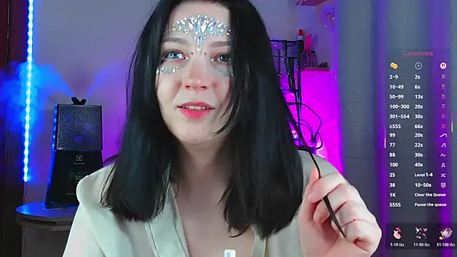 Snapshot of Liraras chatting on 11/25/25, 03:01 Liraras online show from 11/25/25, 03:01