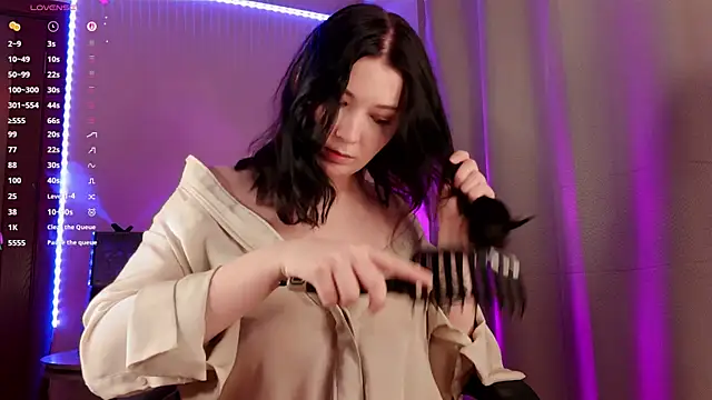 Snapshot of Liraras chatting on 12/04/25, 04:27 Liraras online show from 12/04/25, 04:27