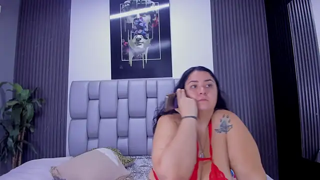 Snapshot of Bora_Lajuana chatting on 10/18/25, 04:15 Bora Lajuana online show from 10/18/25, 04:15