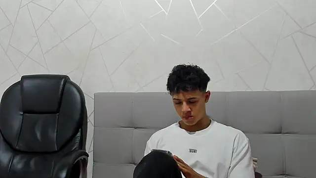 Alex Colton7 online show from 10/19/25, 02:34