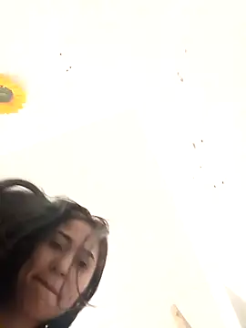 Liahdiaz  online show from 11/21/25, 12:37